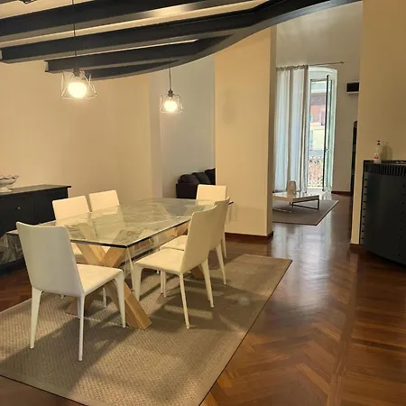 Appartement Attico Imperiale - In Centro, Tra Stazione E Vecchia