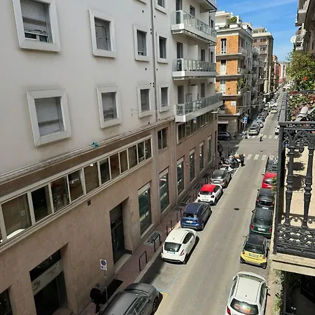 Attico Imperiale - In Centro, Tra Stazione E Vecchia * Bari