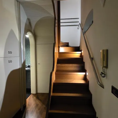 Attico Imperiale - In Centro, Tra Stazione E Vecchia Apartament *