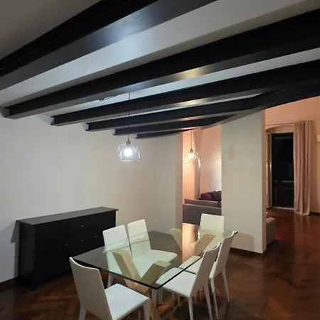 Appartement Attico Imperiale - In Centro, Tra Stazione E Vecchia *
