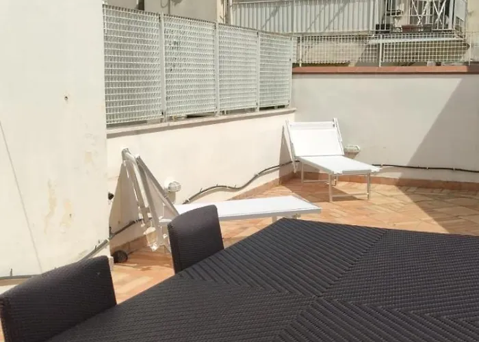 Appartamento Attico Imperiale - In Centro, Tra Stazione E Vecchia