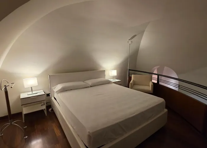 Attico Imperiale - In Centro, Tra Stazione E Vecchia