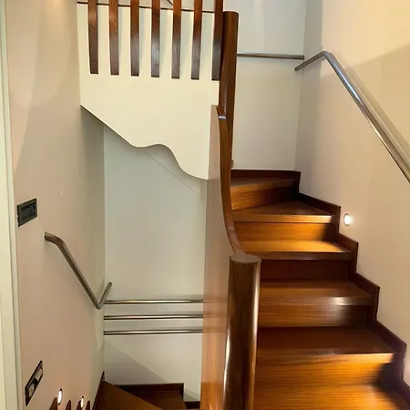 Attico Imperiale - In Centro, Tra Stazione E Vecchia *